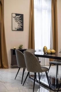 Marble & Gold Apartment by Andrássy - 2