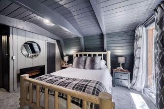 Modern A-Frame Cabin with Hot Tub Near Yellowstone, Island Park, Idaho - 6