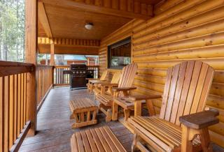 Adventurous Cabin with Hot Tub & Fire Pit for Relaxing in Island Park, Idaho - 7