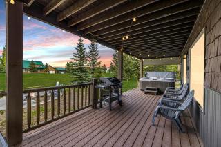 Scenic Mountain Retreat with Hot Tub & Fire Pit Near Big Springs, Idaho - 4