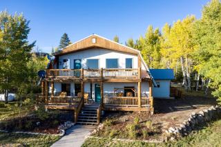 Family Mountain Getaway with Fire Pit & Game Room in Idaho - 0