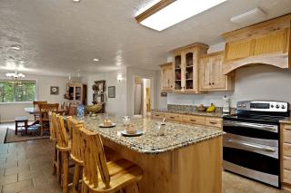 Family Mountain Getaway with Fire Pit & Game Room in Idaho - 8