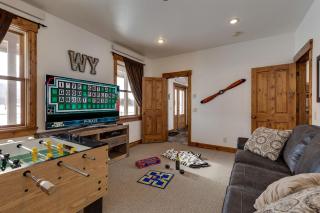 Mountain Getaway with Lake Access & Outdoor Adventures in Idaho - 4