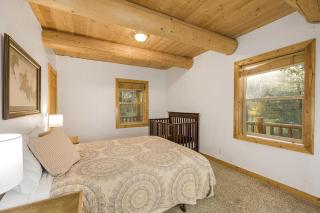 Spacious Cabin with Roomy Spaces for Group Escapes in Island Park, Idaho - 6
