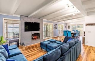 Luxury Lakefront Vacation Home with Private Hot Tub in Murray, Kentucky - 7