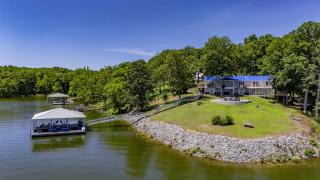 Luxury Lakefront Vacation Home with Private Hot Tub in Murray, Kentucky - 6