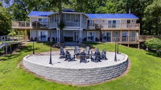 Luxury Lakefront Vacation Home with Private Hot Tub in Murray, Kentucky - 2