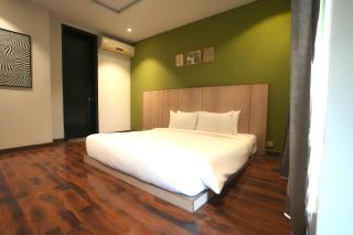 3 BR Pool Access Family-Friendly Apartment in Gulberg 3 - 7