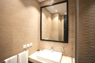 3 BR Pool Access Family-Friendly Apartment in Gulberg 3 - 5