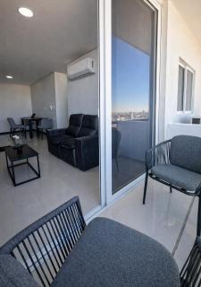 2C - Cozy Studio Apartment with Balcony, Equipetrol - Sirari - 4