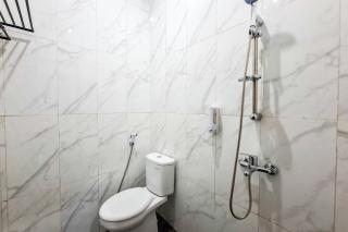 Urbanview Mamio House Syariah near Exit Tol Klodran Solo - 6