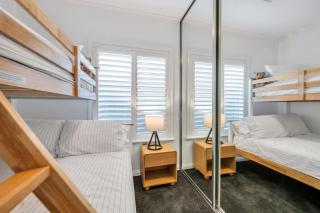 3BR modern spacious house for work groups, families with 2 King Beds - 7