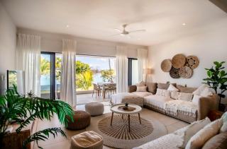 Luxury Beachfront Apartment - Amazing Views & Pool - 5
