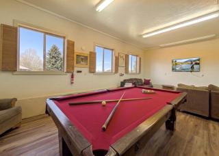 Peaceful Riverfront Escape with Fishing & Recreation in Idaho - 4