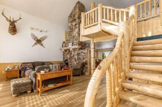 Peaceful Riverfront Escape with Fishing & Recreation in Idaho - 2