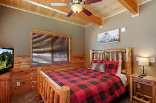 Spacious Adventure Cabin with Direct Trail Access near Island Park, Idaho - 8