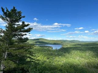 Romantic Treehouse with Forest Trails near White Mountain National Forest, Stoneham, Maine - 4