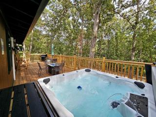 Rustic Cabin with Private Hot Tub & Fire Table in Murray, Kentucky - 4
