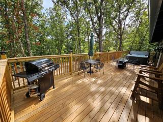 Rustic Cabin with Private Hot Tub & Fire Table in Murray, Kentucky - 3