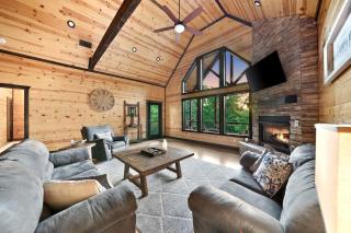 Spacious Family Cabin with Hot Tub, Fire Pit, Game Room & Private Playground near Broken Bow Lake & Beavers Bend State Park – Broken Bow, OK - 7