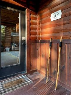 Spacious Family Cabin with Hot Tub, Fire Pit, Game Room & Private Playground near Broken Bow Lake & Beavers Bend State Park – Broken Bow, OK - 3