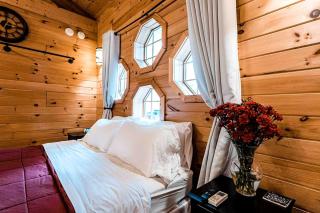 Pet-Friendly, Rustic Cottage with Access to Messalonskee Lake and Views of Belgrade Stream with Hot Tub in Maine - 8