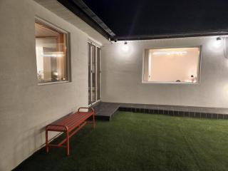 TV-Featured Cozy private House with Spacious Yard & BBQ - 8
