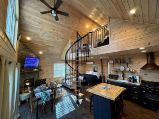 Double Tree Houses Ideal for Groups with Hot-Tubs in Maine - 8