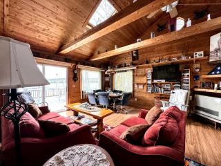 Family and Dog Friendly Lakefront Cabin in Maine near Tidal Falls and Kisma Preserve - 3
