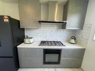 Modern 2BR by Westfield Mall & Free Parking - 8