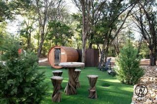 Lush Secluded Villa Oasis near Lake Walter E. Long in Texas - 4