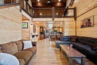 Rustic Cabin with Outdoor Deck & Endless Adventures in Island Park, Idaho - 9