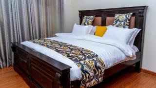 Serene and Homely - 4