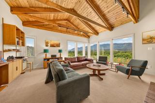 Cliff Cabin | Hot Tub | Spectacular Views - 9