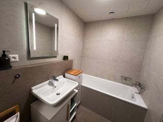 Metropolis Executive Suite 24-7 check in - 2