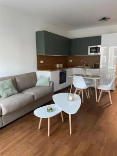 Metropolis Executive Suite 24-7 check in - 1
