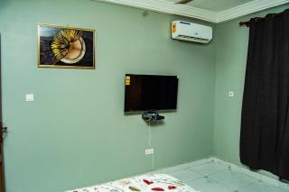 Luxury 2-Bedroom Apartment in Takoradi - 1
