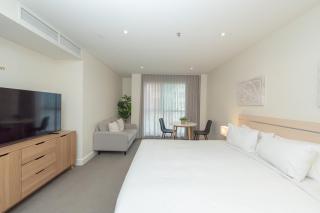 Gorgeous Studio on Glenelg Beach! - 6