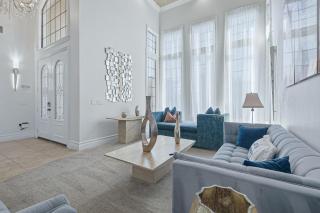 Upscale 7 Bdrm Oasis with Home Theater at Reunion - 4