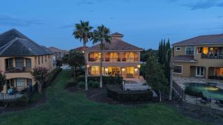 Upscale 7 Bdrm Oasis with Home Theater at Reunion - 5