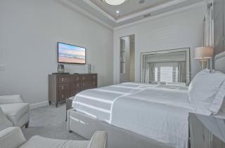 Sun-Filled 7 Bdrm Haven with Sports Themed Game Room at Reunion - 1