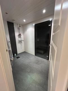 One floor apartment in a house in Kauniainen with good connections - 2