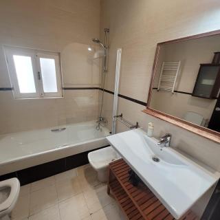 Centrally located flat in Madrid for 6 people - 1