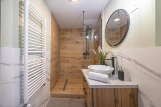 Exclusive Duplex Residence with Balcony on Elisabeth St' - 4