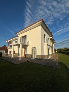 Oceanfront chalet - 1