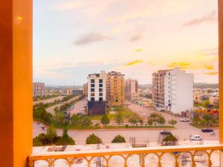 Luxury 1-Bed Apartment in Bahria Town - King Bed & City View - 5