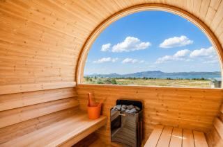 Cozy Cabin with Hot Tub & Sauna - Ultimate Retreat - 2