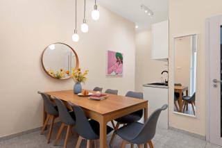 Dream Stay in Budapest-2BR Retreat on Kiraly St - 8
