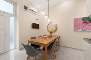 Dream Stay in Budapest-2BR Retreat on Kiraly St - 6