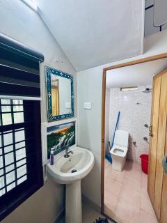 VAR Lagoon Haus AC 3BHK 4 Min Walk to Beach - 3